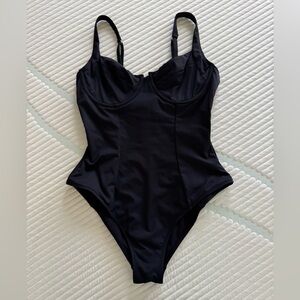 Black One-Piece Underwire Swimsuit